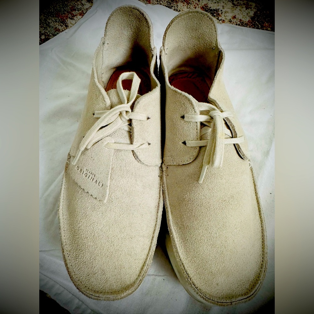 Clarks Original Men’s Size US7.5 Ivory